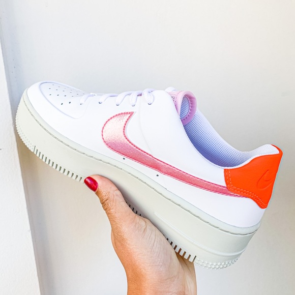 Nike Air Force 1 - Picture 3 of 4